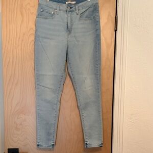 Levi's Women's Light Blue Skinny Jeans